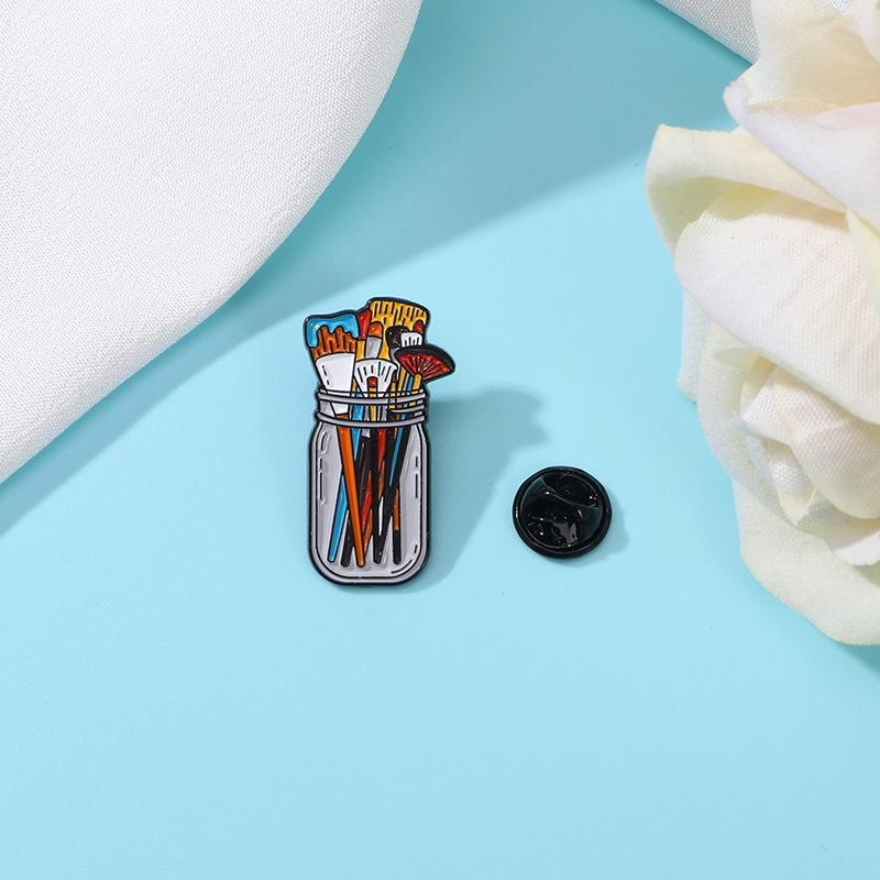 透明な瓶に入ったペイントブラシ エナメルピン UVスクリーン - Paint Brush のレビューと価格