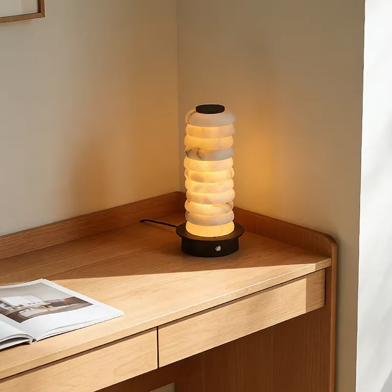 高級感あふれるスペイン産大理石を使用したデザイナーズデスクラ - Light Switch のレビューと価格