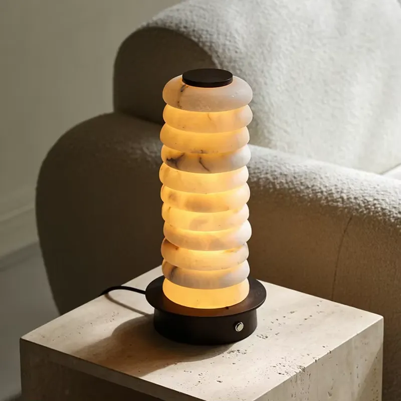 高級感あふれるスペイン産大理石を使用したデザイナーズデスクラ - Light Switch のレビューと価格