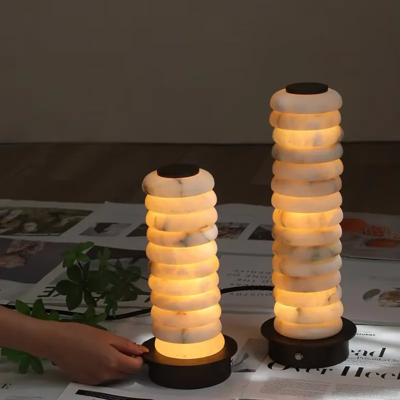 高級感あふれるスペイン産大理石を使用したデザイナーズデスクラ - Light Switch のレビューと価格