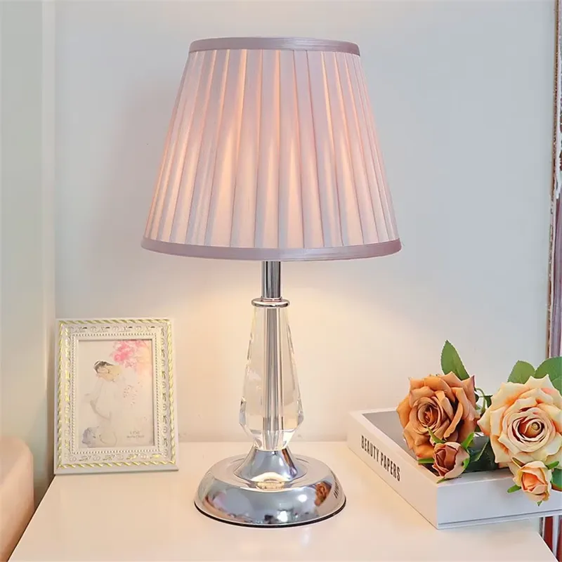 フランス風のクリエイティブなクリスタルテーブルランプ。LED - Light Switch のレビューと価格